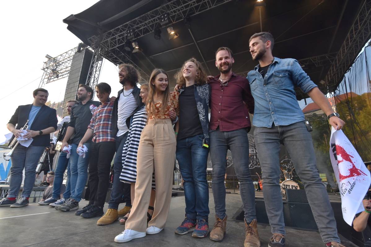 Jeleni si do Přibyslavi pozvali své přátele. Na festivalu jim zahráli Kateřina Marie Tichá i Mirai