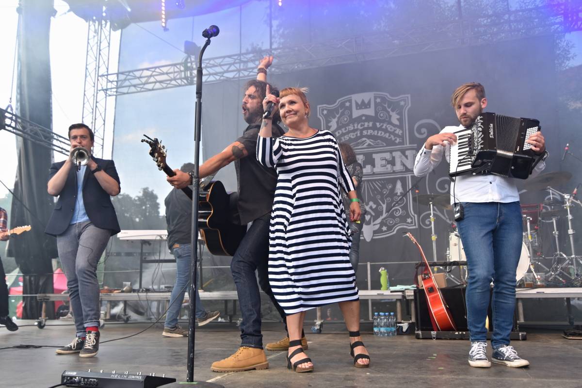 Jeleni si do Přibyslavi pozvali své přátele. Na festivalu jim zahráli Kateřina Marie Tichá i Mirai