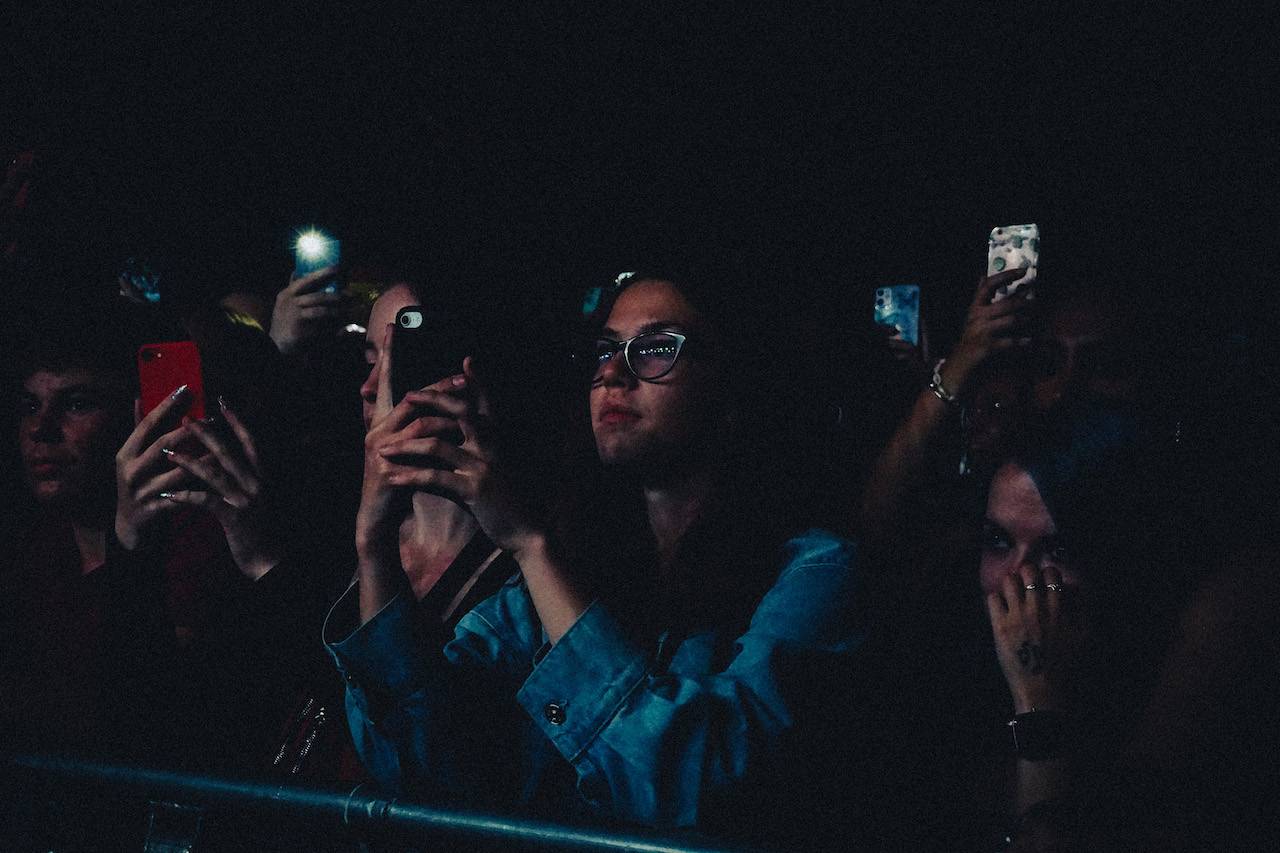 Ben Cristovao si do Ledáren přivezl několik hostů, zazpíval si s Miraiem Navrátilem nebo Adamem Mišíkem