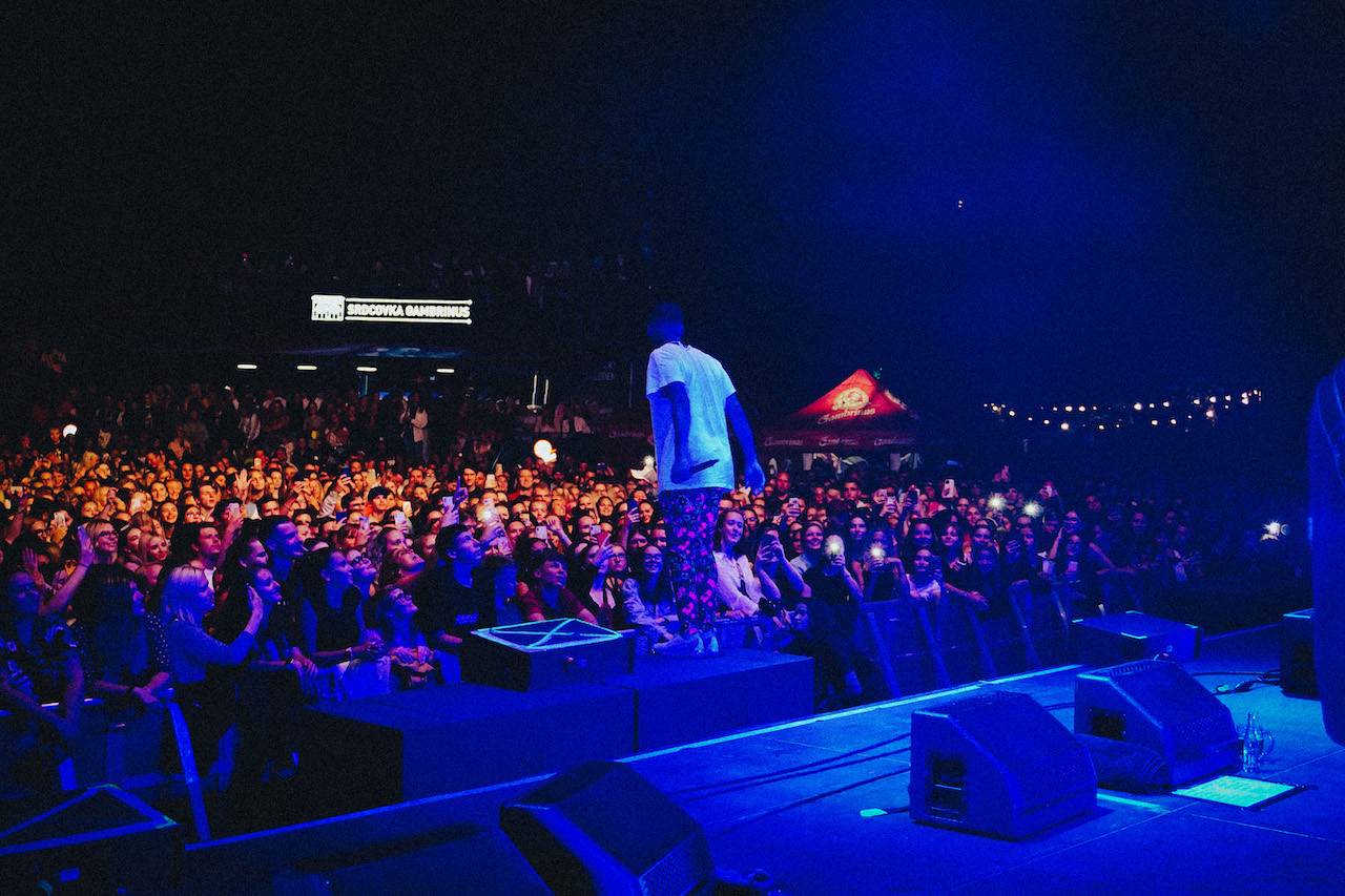 Ben Cristovao si do Ledáren přivezl několik hostů, zazpíval si s Miraiem Navrátilem nebo Adamem Mišíkem