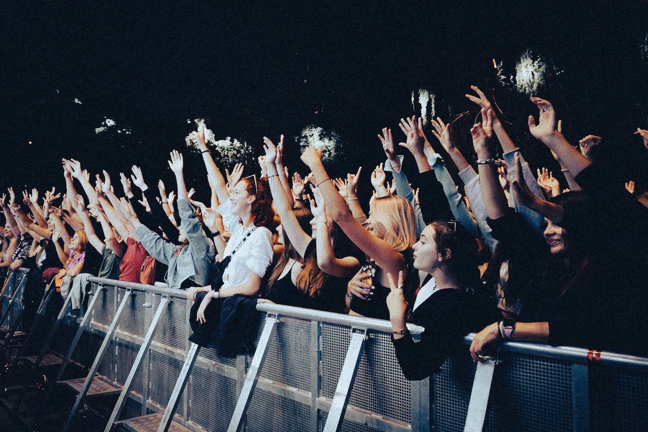 Ben Cristovao si do Ledáren přivezl několik hostů, zazpíval si s Miraiem Navrátilem nebo Adamem Mišíkem