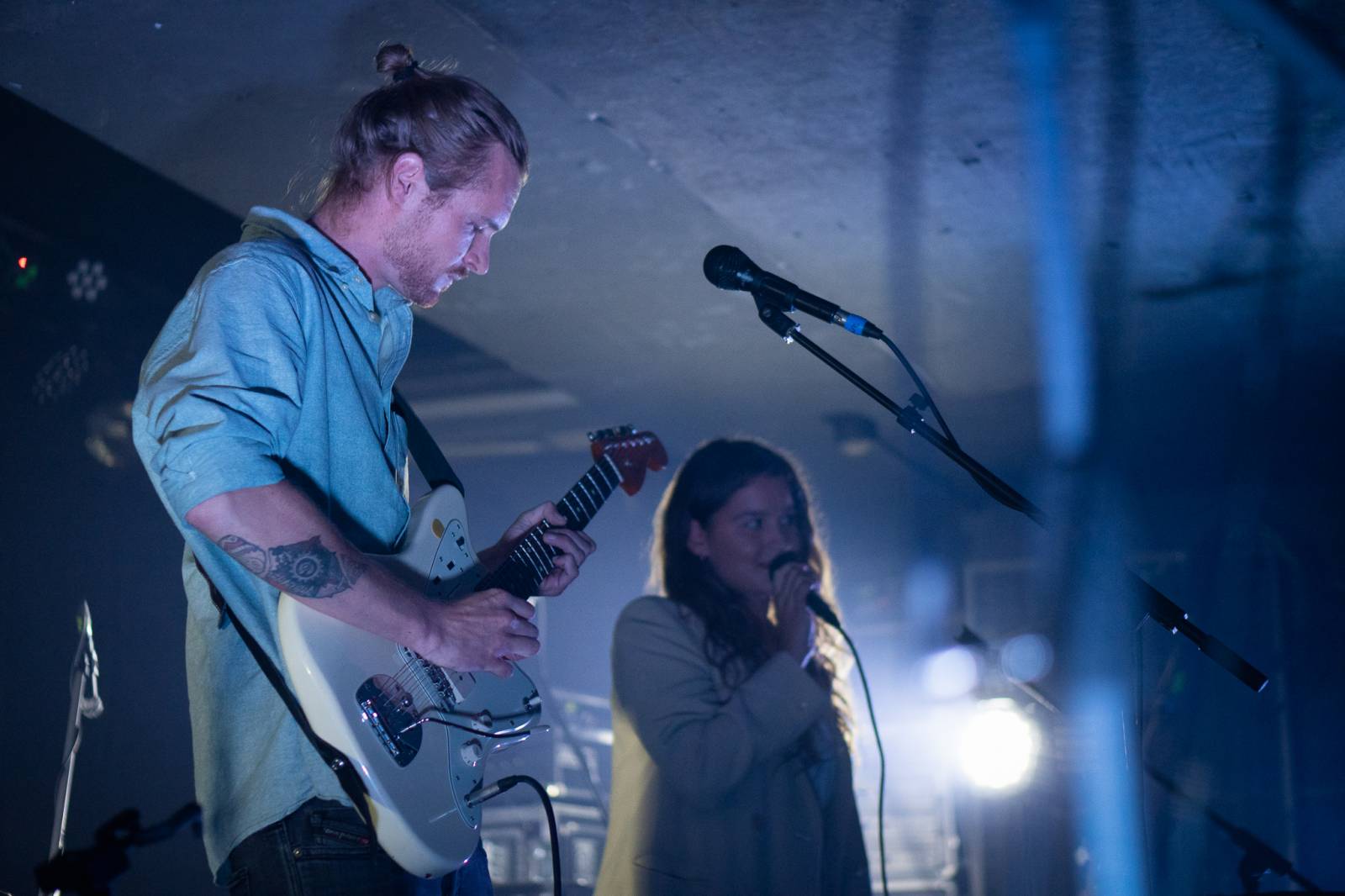 Smích, jásot i rytmické tleskání. To byli Mighty Oaks v pražském Rock Café