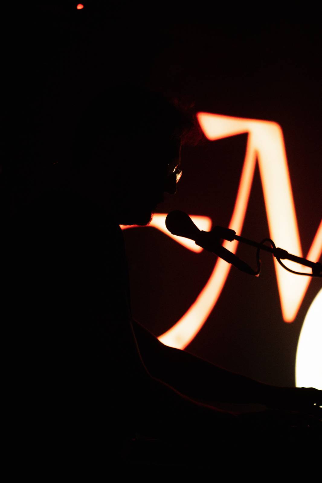 Smích, jásot i rytmické tleskání. To byli Mighty Oaks v pražském Rock Café