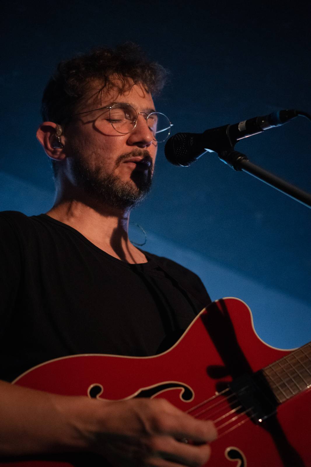 Smích, jásot i rytmické tleskání. To byli Mighty Oaks v pražském Rock Café