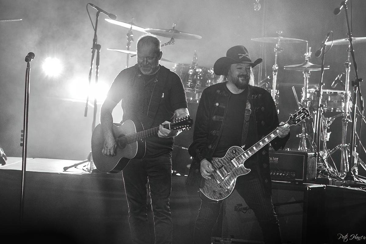 Lucie a Totální nasazení zazpívali pro Nemocnici Slaný své největší hity