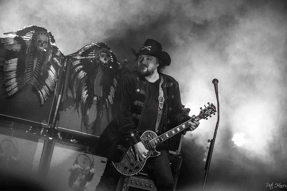 Lucie a Totální nasazení zazpívali pro Nemocnici Slaný své největší hity