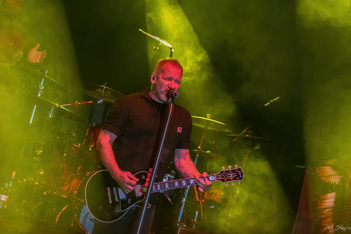 Lucie a Totální nasazení zazpívali pro Nemocnici Slaný své největší hity