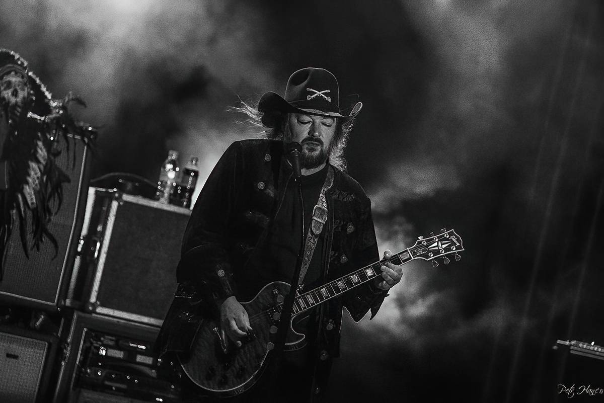 Lucie a Totální nasazení zazpívali pro Nemocnici Slaný své největší hity