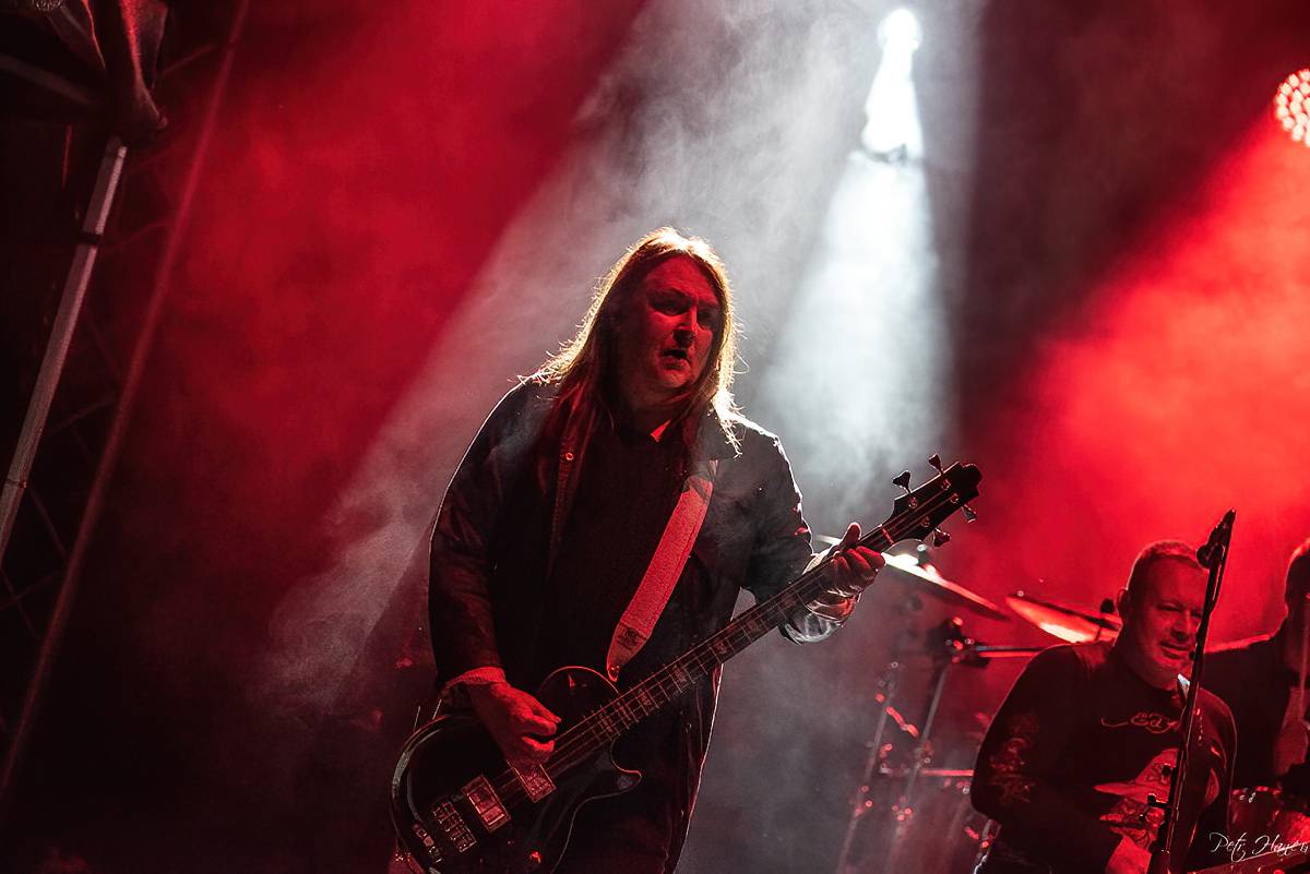 Lucie a Totální nasazení zazpívali pro Nemocnici Slaný své největší hity