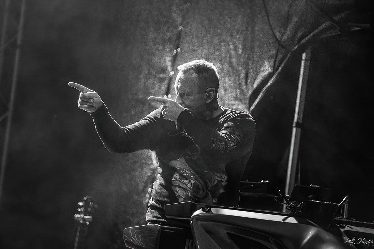 Lucie a Totální nasazení zazpívali pro Nemocnici Slaný své největší hity