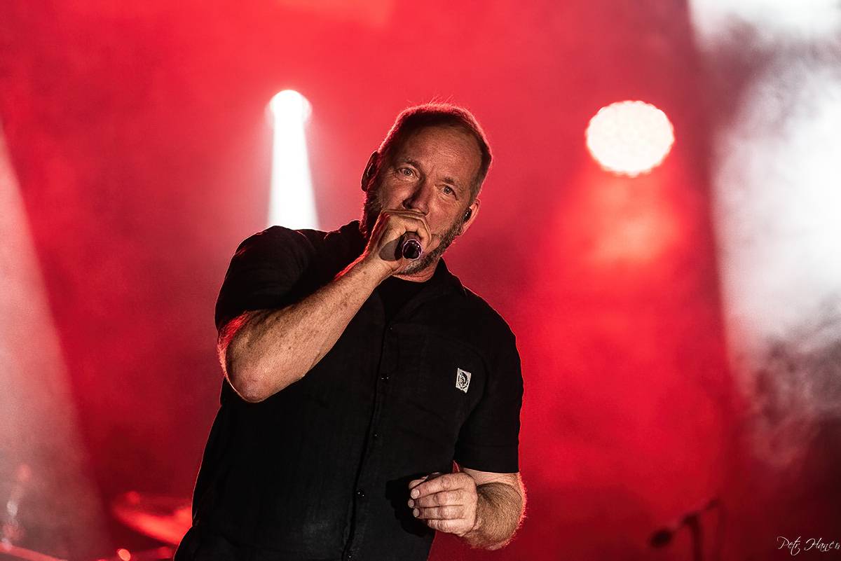 Lucie a Totální nasazení zazpívali pro Nemocnici Slaný své největší hity