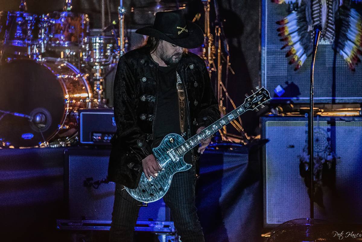 Lucie a Totální nasazení zazpívali pro Nemocnici Slaný své největší hity