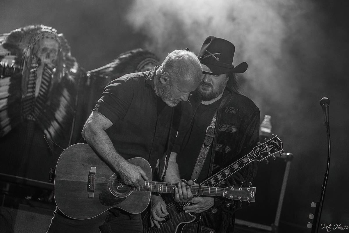 Lucie a Totální nasazení zazpívali pro Nemocnici Slaný své největší hity