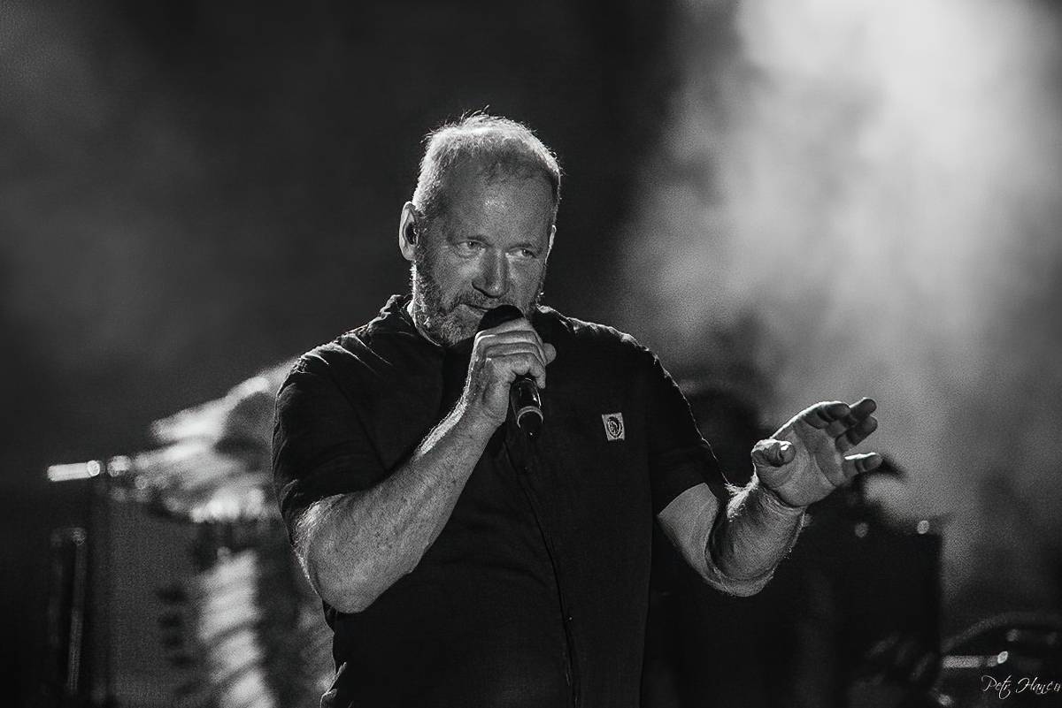 Lucie a Totální nasazení zazpívali pro Nemocnici Slaný své největší hity