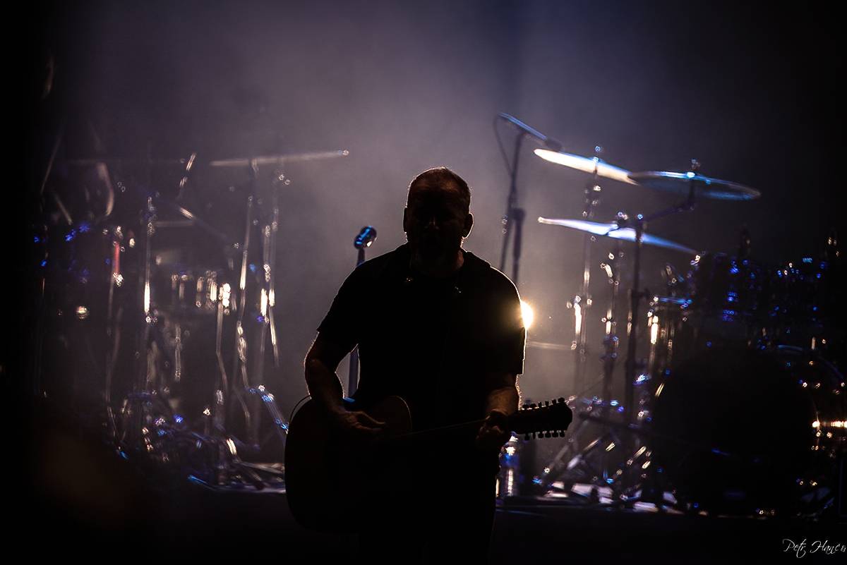 Lucie a Totální nasazení zazpívali pro Nemocnici Slaný své největší hity