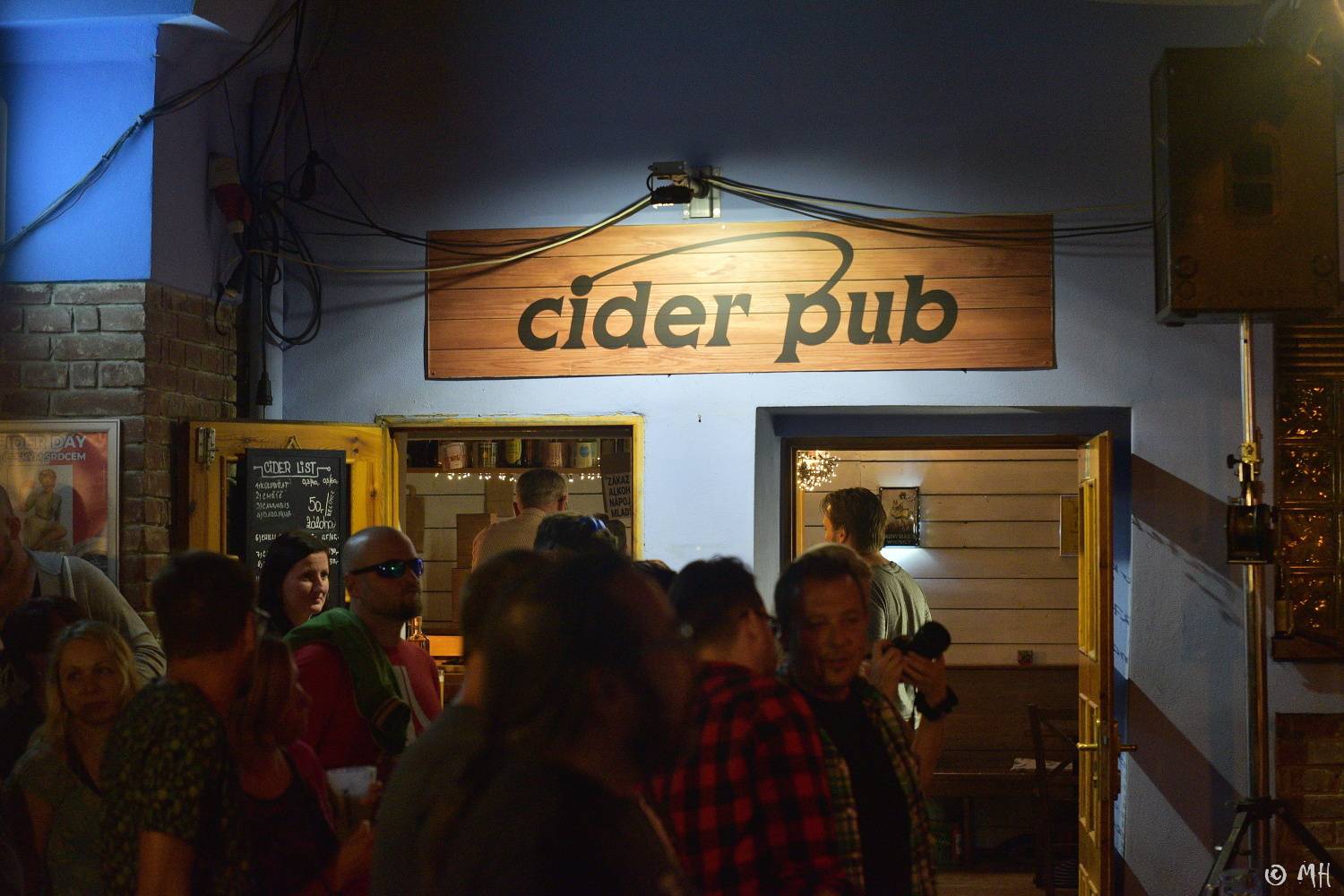 Švihadlo se svým reggae roztančilo Zach's Pub