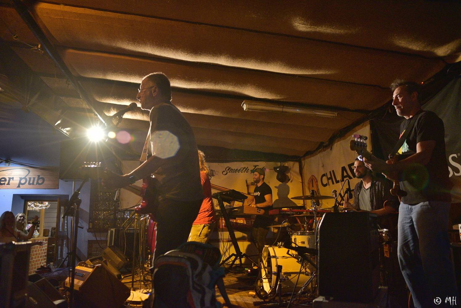 Švihadlo se svým reggae roztančilo Zach's Pub