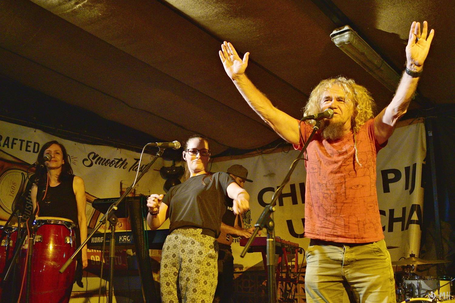 Švihadlo se svým reggae roztančilo Zach's Pub