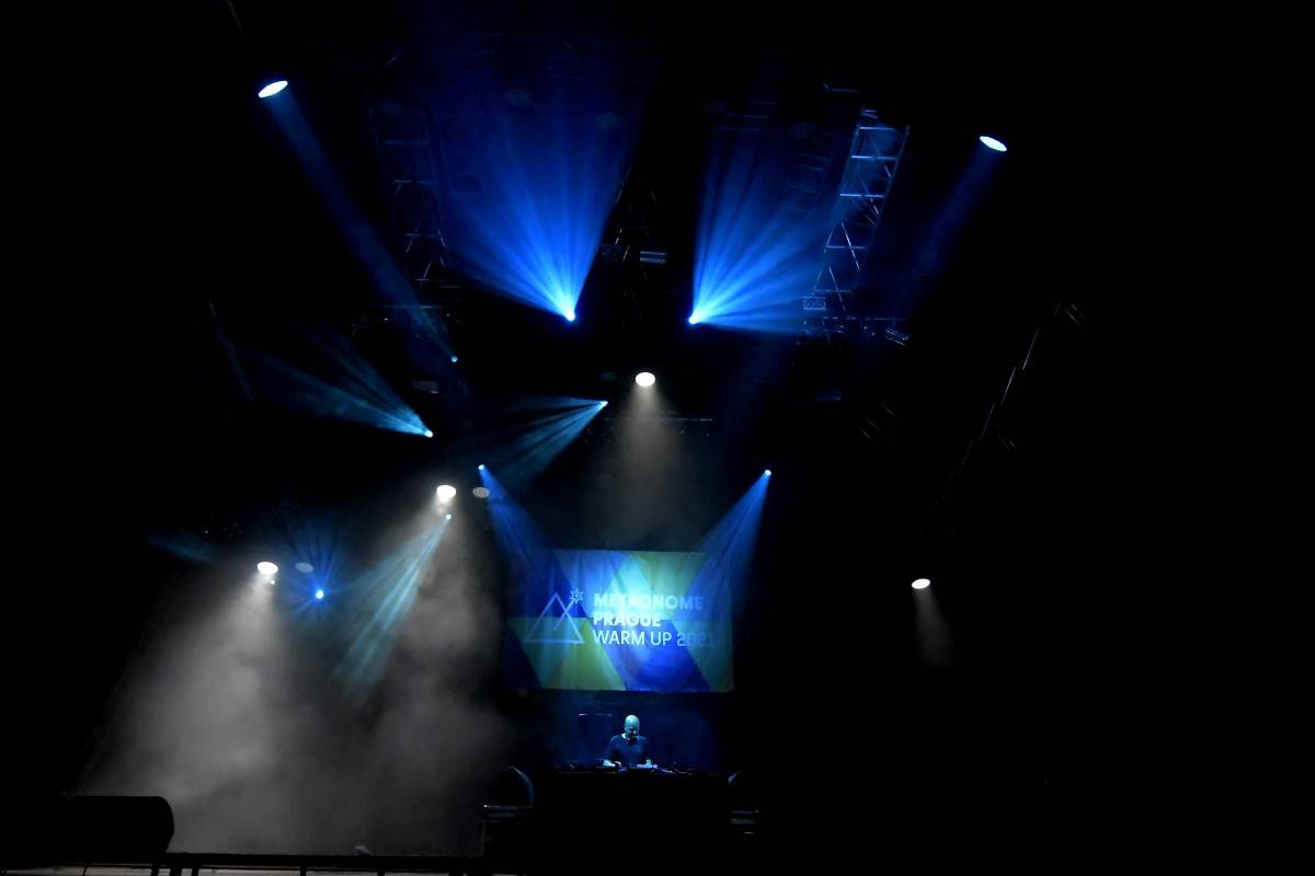 Páteční Metronome Prague Warm Up proběhl ve znamení elektroniky a DJů