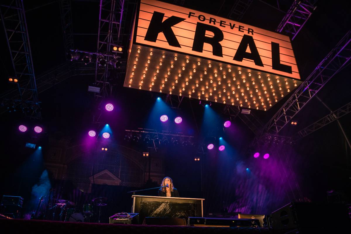 Miro Žbirka, Lenny, Jiří Suchý a další zavzpomínali na Metronome Warm Up na Ivana Krále