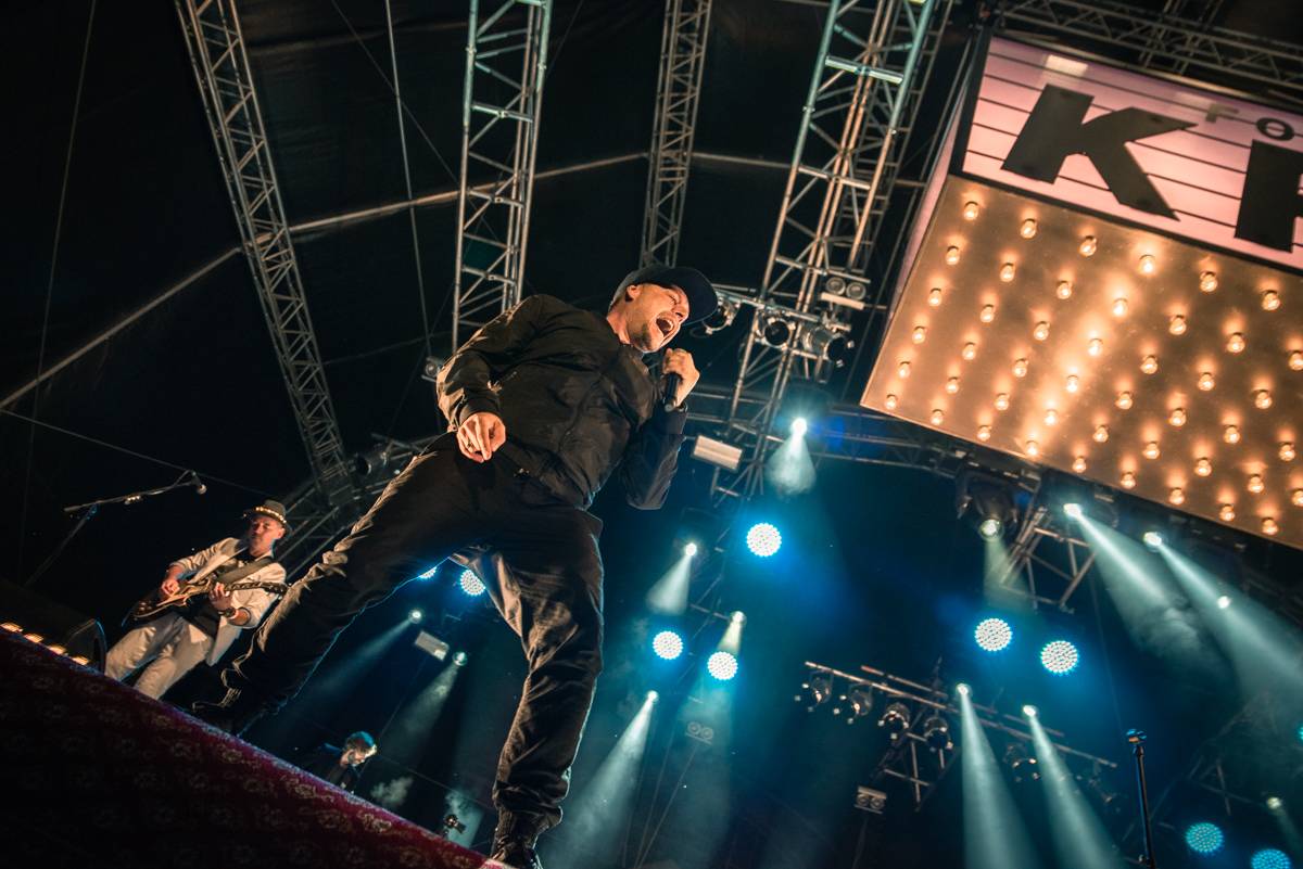 Miro Žbirka, Lenny, Jiří Suchý a další zavzpomínali na Metronome Warm Up na Ivana Krále