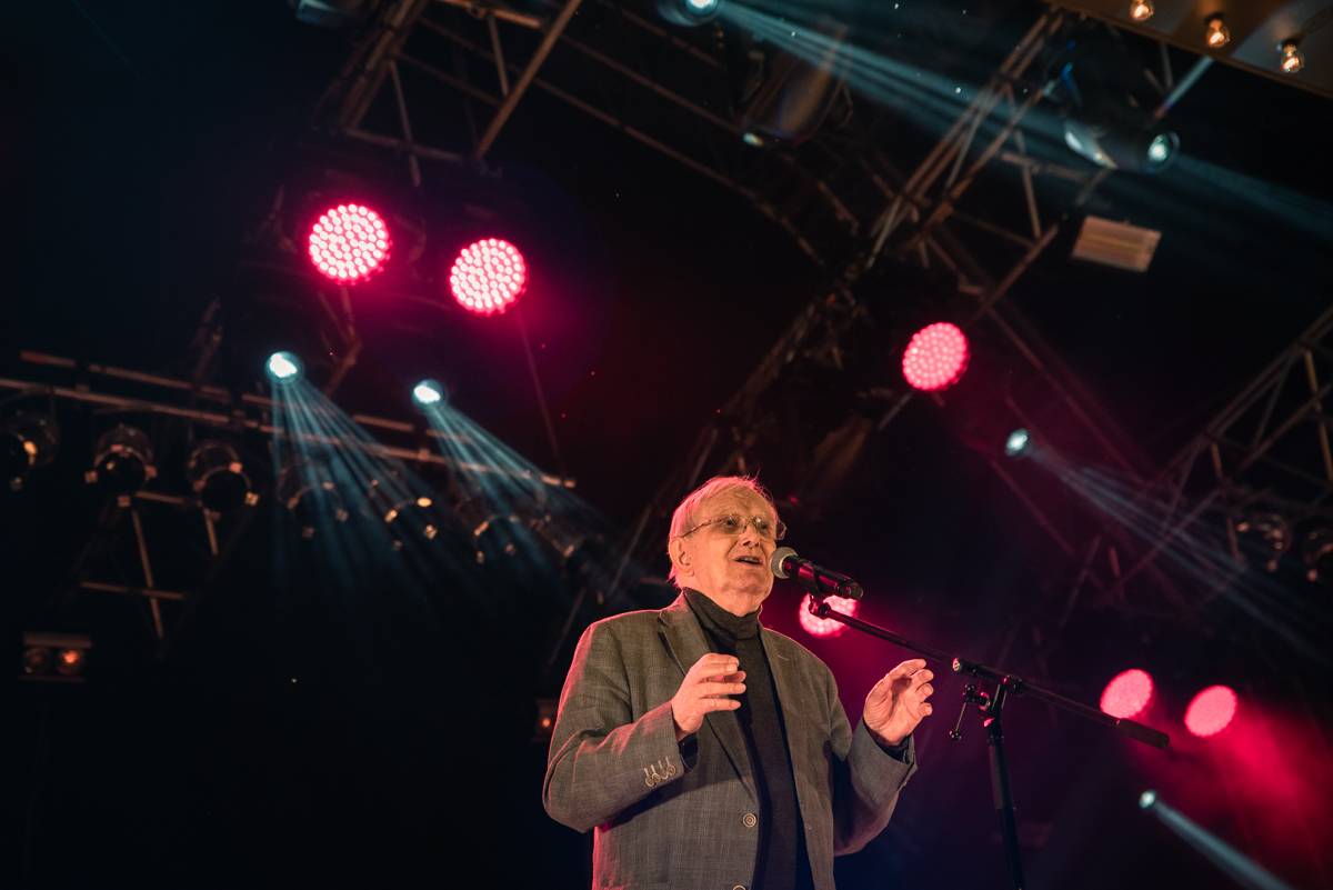 Miro Žbirka, Lenny, Jiří Suchý a další zavzpomínali na Metronome Warm Up na Ivana Krále