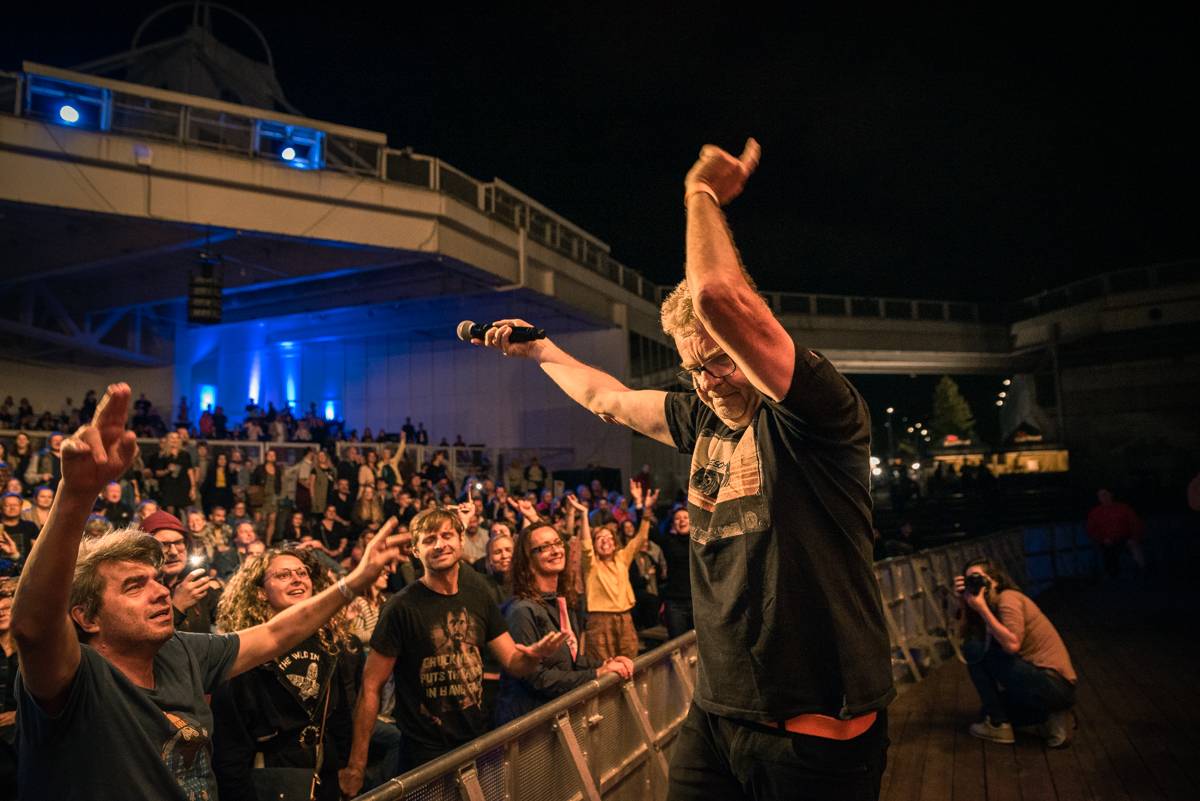 Miro Žbirka, Lenny, Jiří Suchý a další zavzpomínali na Metronome Warm Up na Ivana Krále
