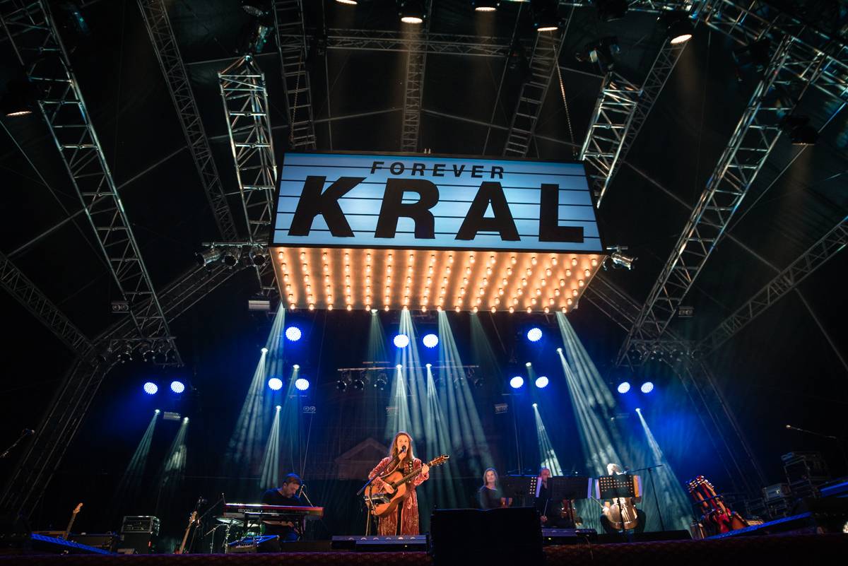 Miro Žbirka, Lenny, Jiří Suchý a další zavzpomínali na Metronome Warm Up na Ivana Krále