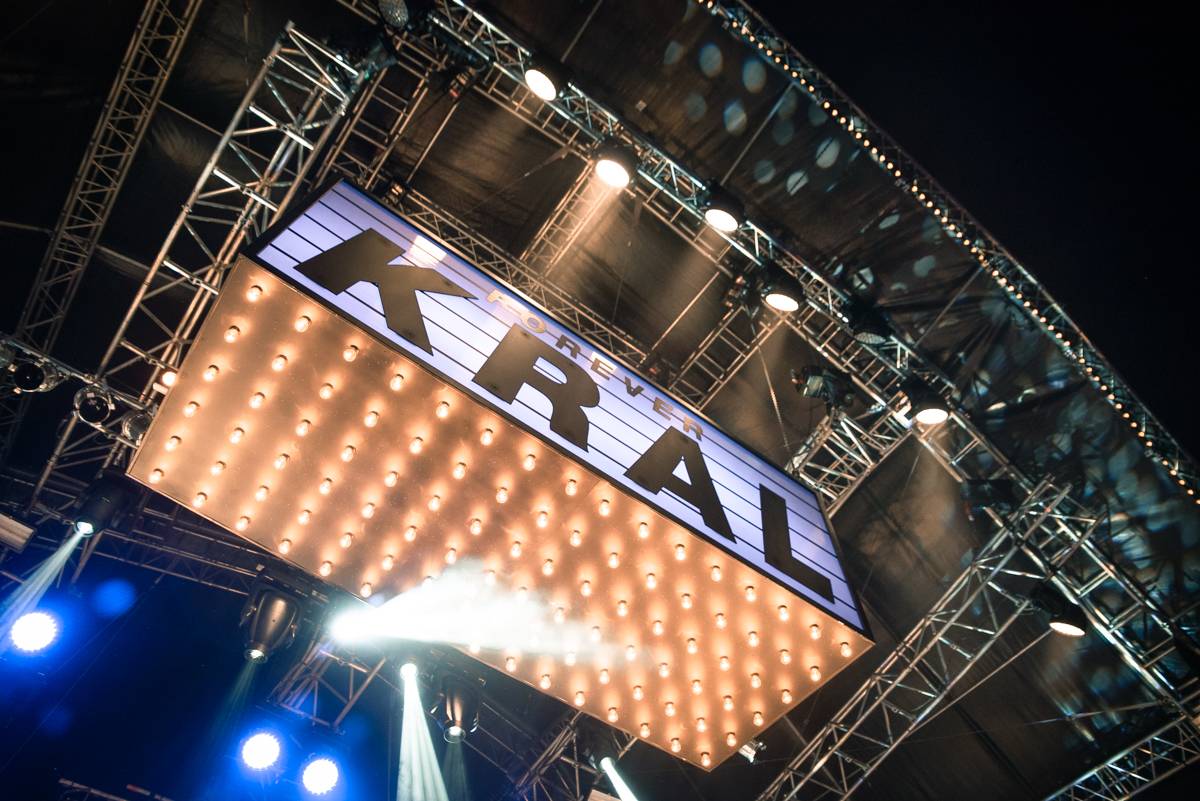 Miro Žbirka, Lenny, Jiří Suchý a další zavzpomínali na Metronome Warm Up na Ivana Krále