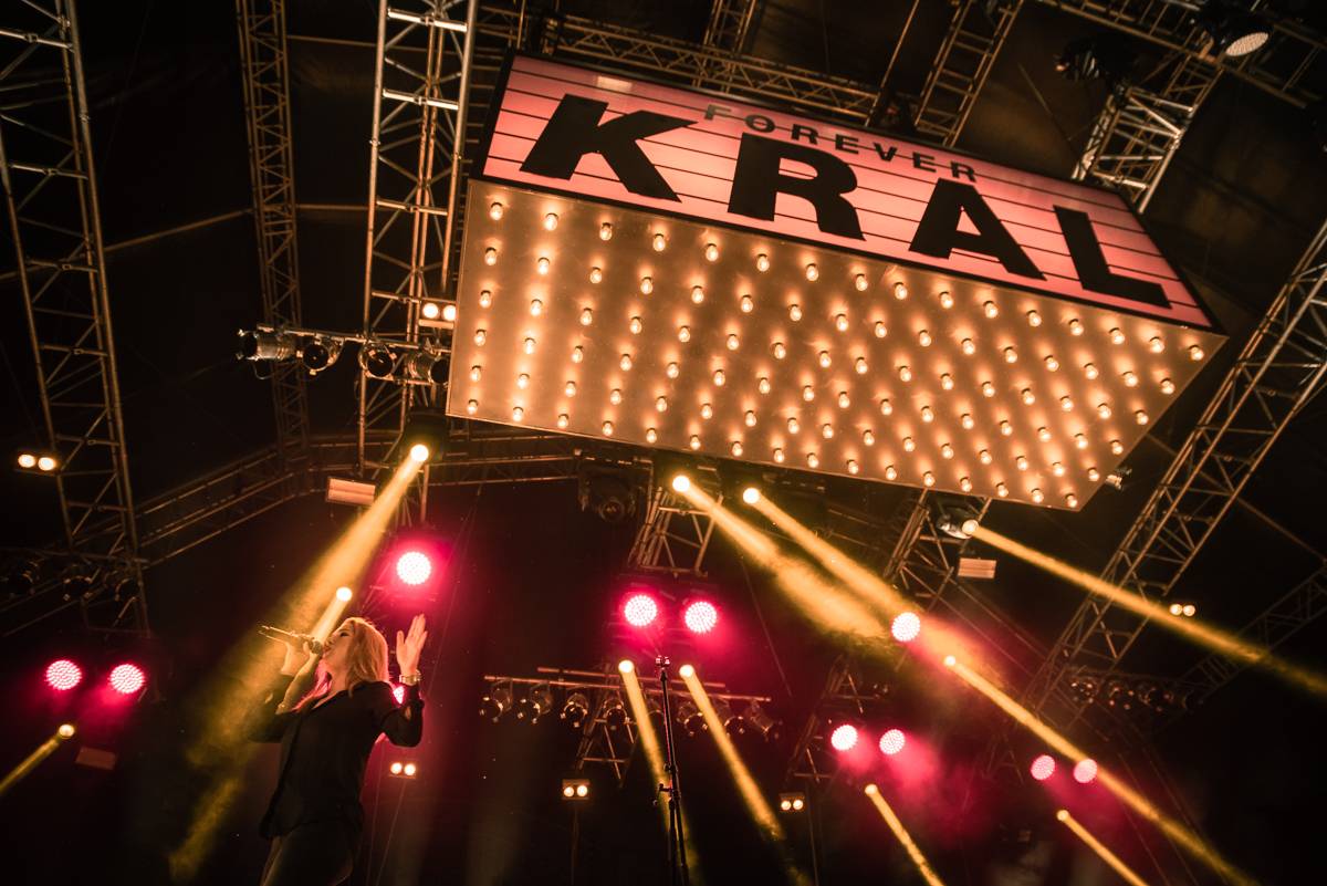 Miro Žbirka, Lenny, Jiří Suchý a další zavzpomínali na Metronome Warm Up na Ivana Krále