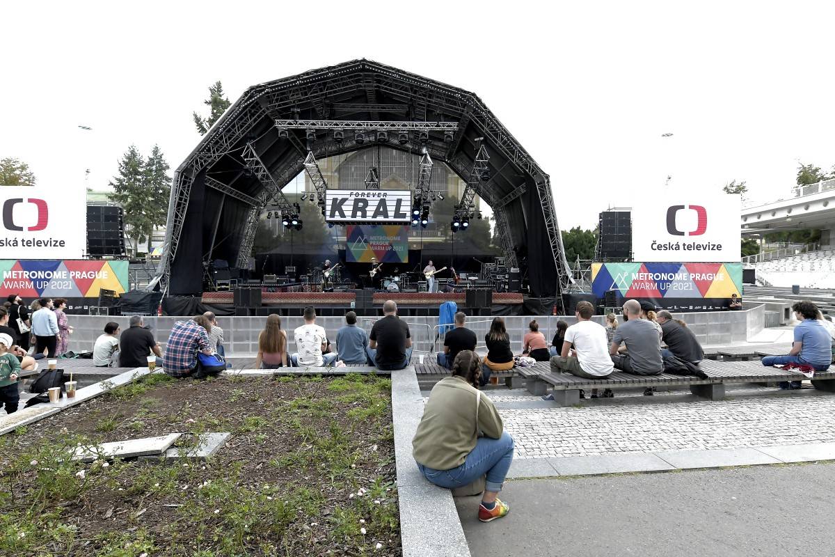 Metronome vzpomínal na Ivana Krále, jeho skladby zazpívali Miro Žbirka, Aneta Langerová nebo Lenka Dusilová