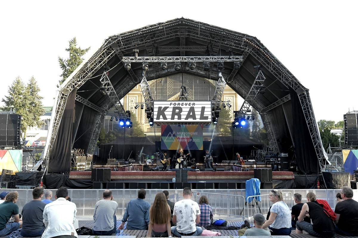 Metronome vzpomínal na Ivana Krále, jeho skladby zazpívali Miro Žbirka, Aneta Langerová nebo Lenka Dusilová