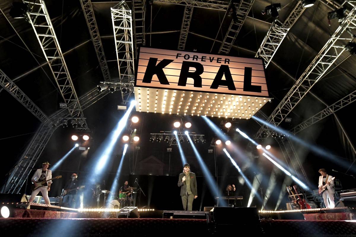 Metronome vzpomínal na Ivana Krále, jeho skladby zazpívali Miro Žbirka, Aneta Langerová nebo Lenka Dusilová