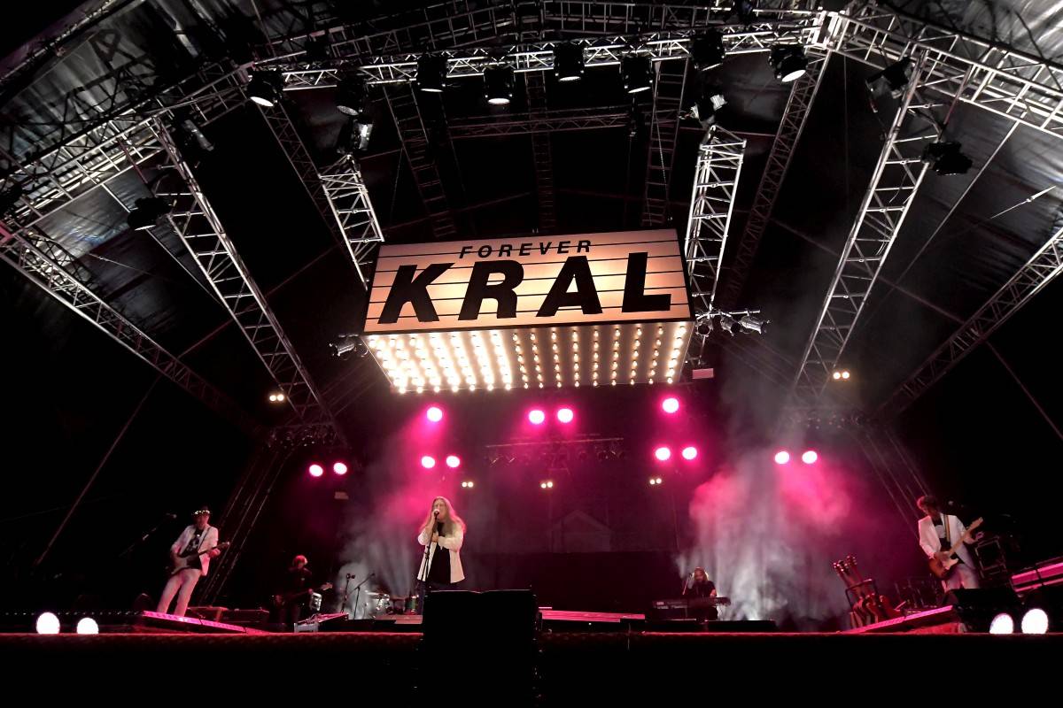 Metronome vzpomínal na Ivana Krále, jeho skladby zazpívali Miro Žbirka, Aneta Langerová nebo Lenka Dusilová