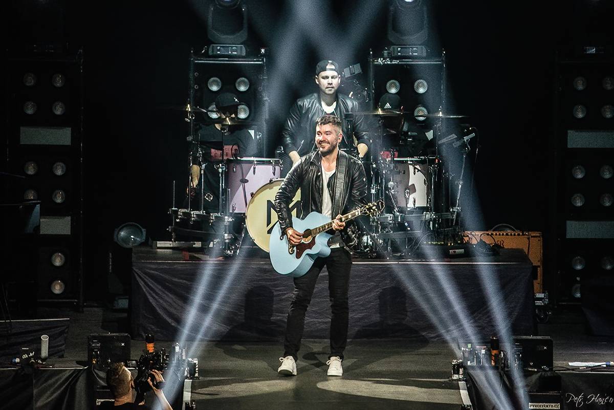 Marek Ztracený rozzářil O2 arenu, na pódium si pozval Martu Jandovou a Richarda Genzera