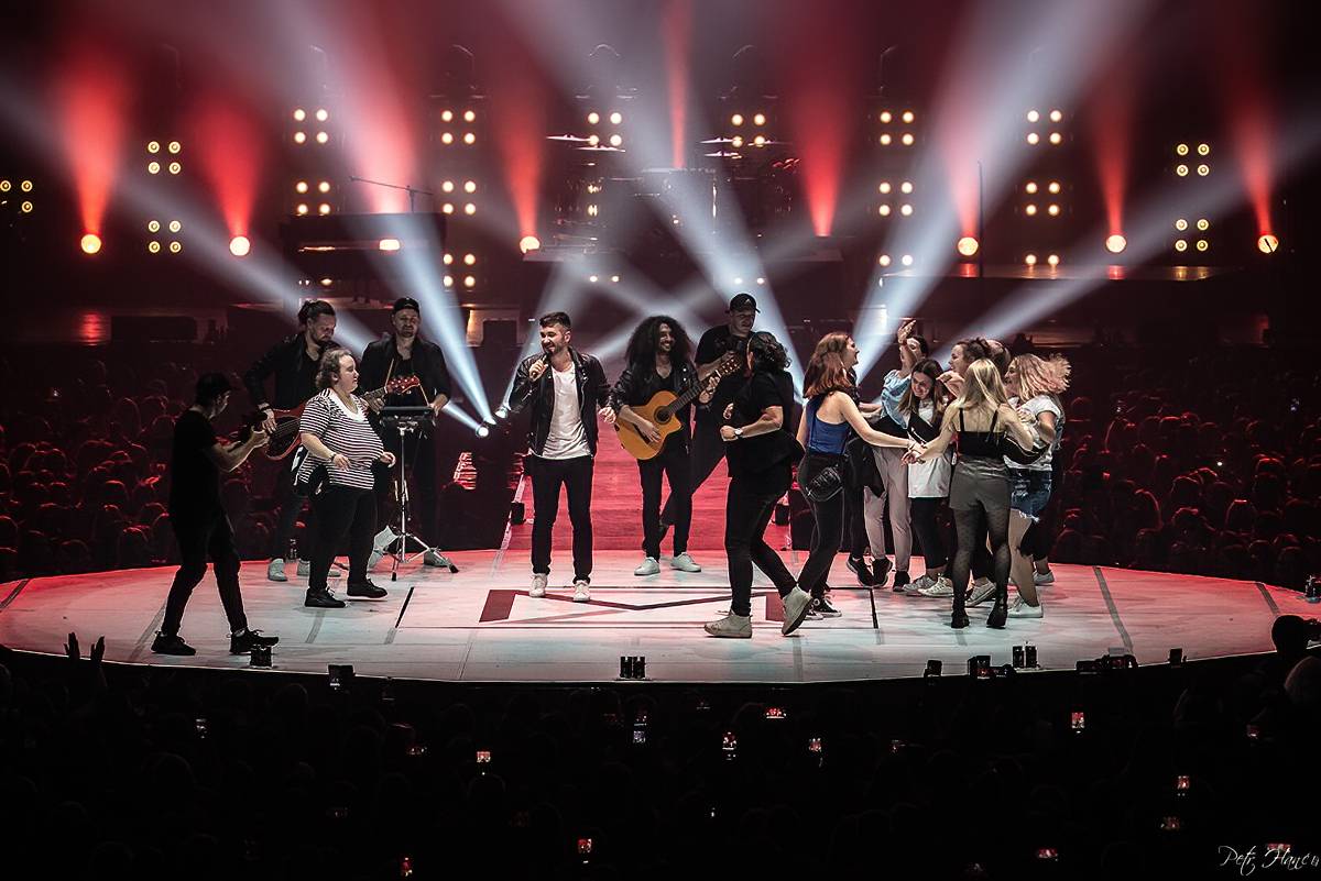 Marek Ztracený rozzářil O2 arenu, na pódium si pozval Martu Jandovou a Richarda Genzera