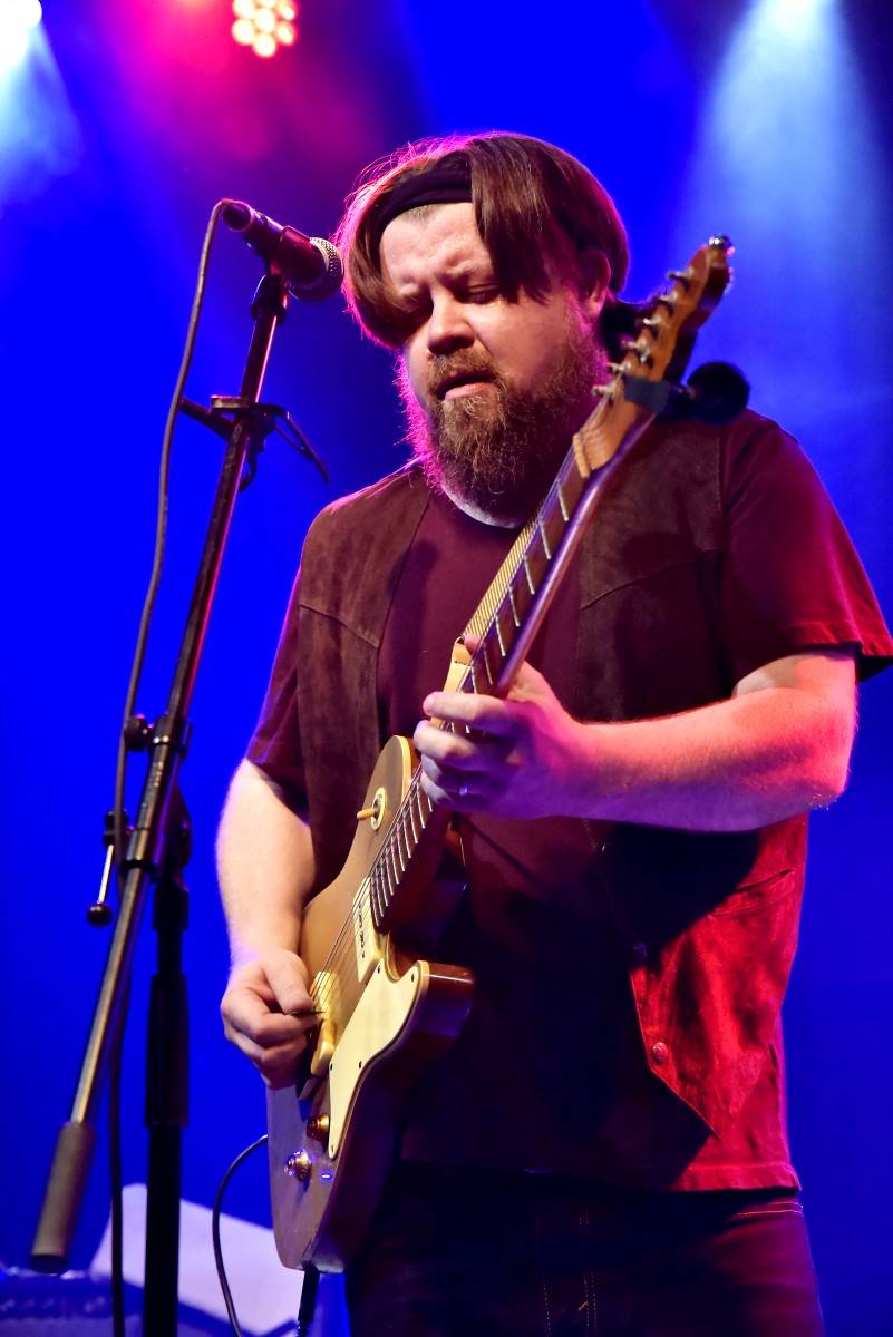 Bluesrockový kytarista Damon Fowler zahrál poprvé v Praze