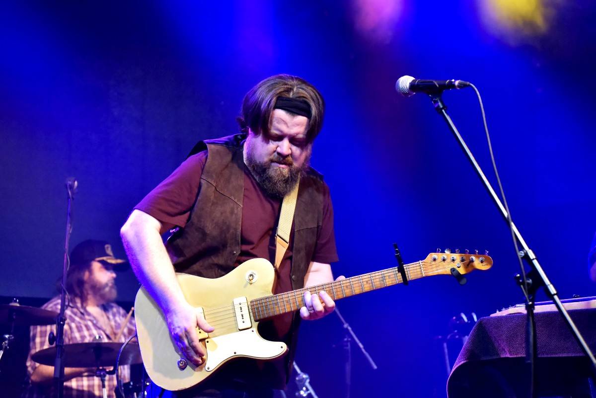 Bluesrockový kytarista Damon Fowler zahrál poprvé v Praze