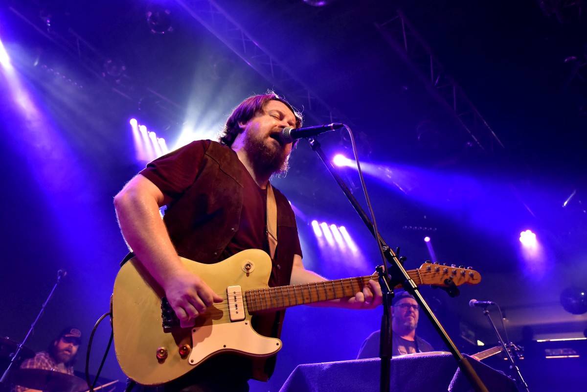 Bluesrockový kytarista Damon Fowler zahrál poprvé v Praze