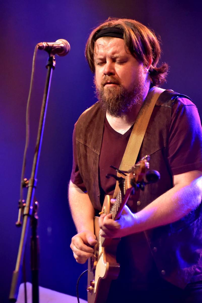 Bluesrockový kytarista Damon Fowler zahrál poprvé v Praze