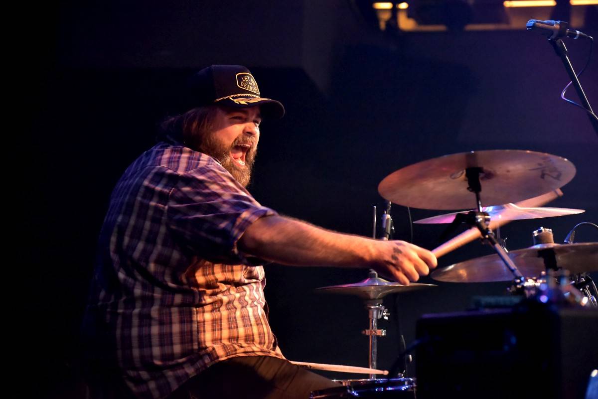 Bluesrockový kytarista Damon Fowler zahrál poprvé v Praze