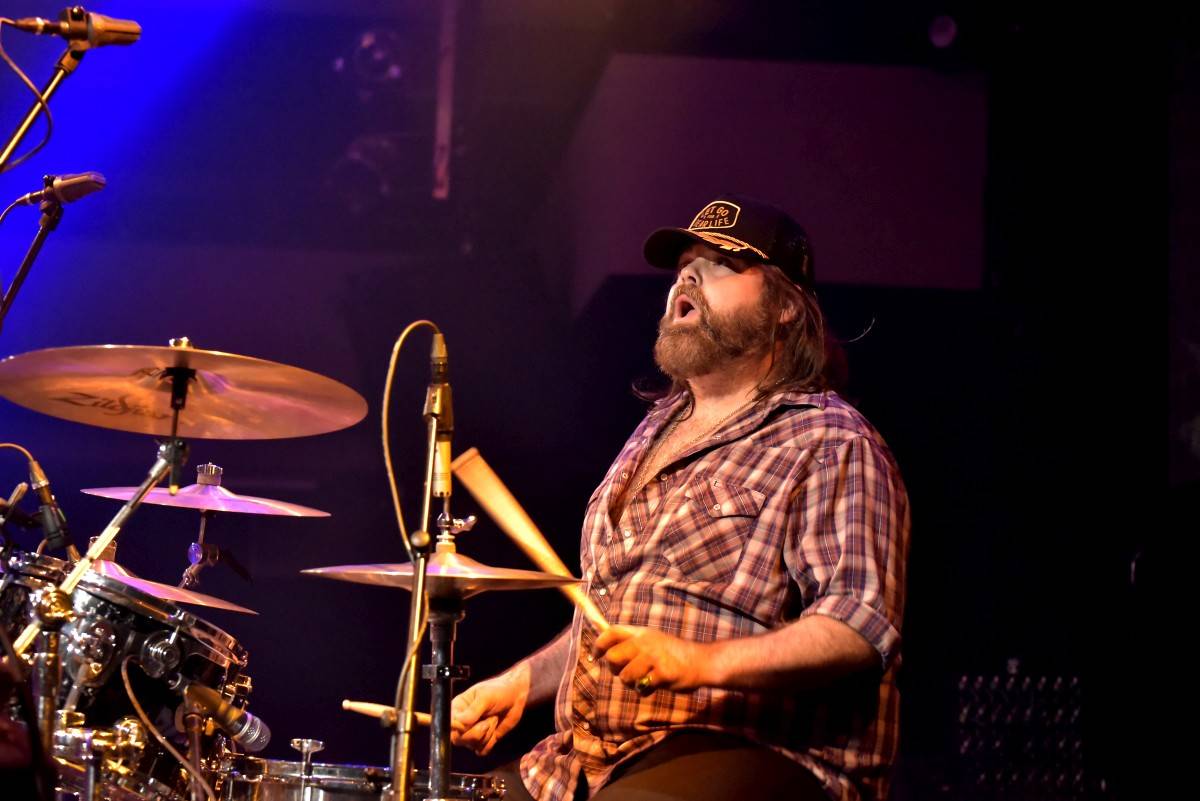 Bluesrockový kytarista Damon Fowler zahrál poprvé v Praze