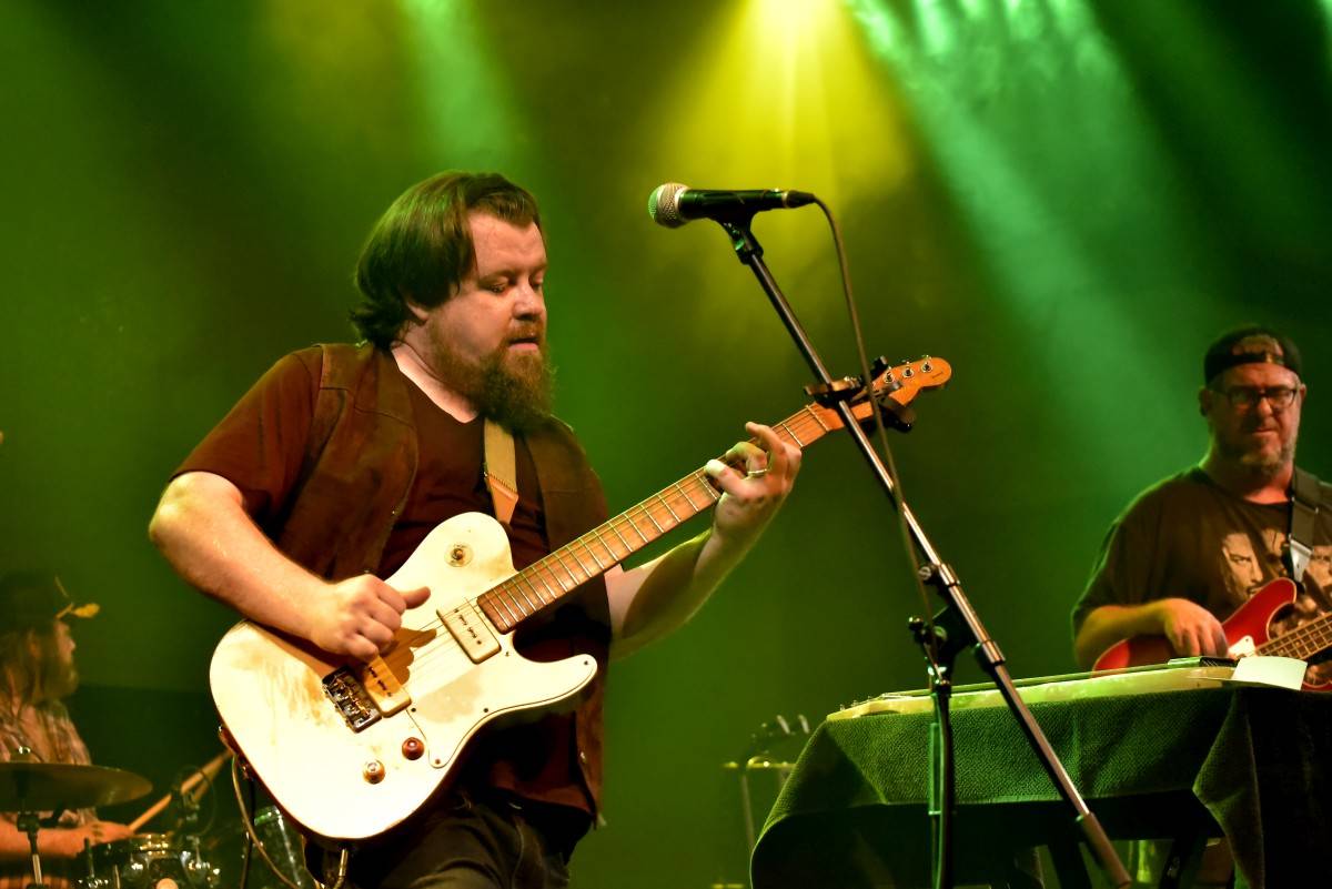 Bluesrockový kytarista Damon Fowler zahrál poprvé v Praze