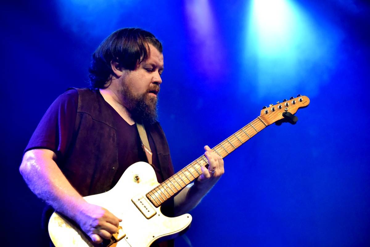 Bluesrockový kytarista Damon Fowler zahrál poprvé v Praze