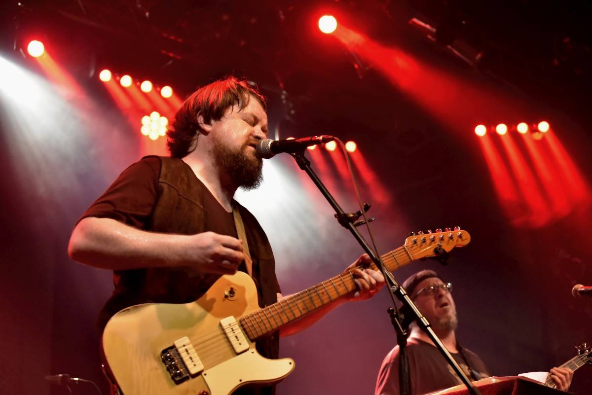 Bluesrockový kytarista Damon Fowler zahrál poprvé v Praze