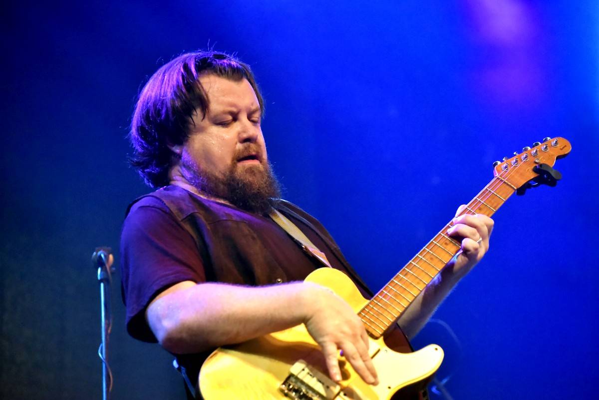 Bluesrockový kytarista Damon Fowler zahrál poprvé v Praze