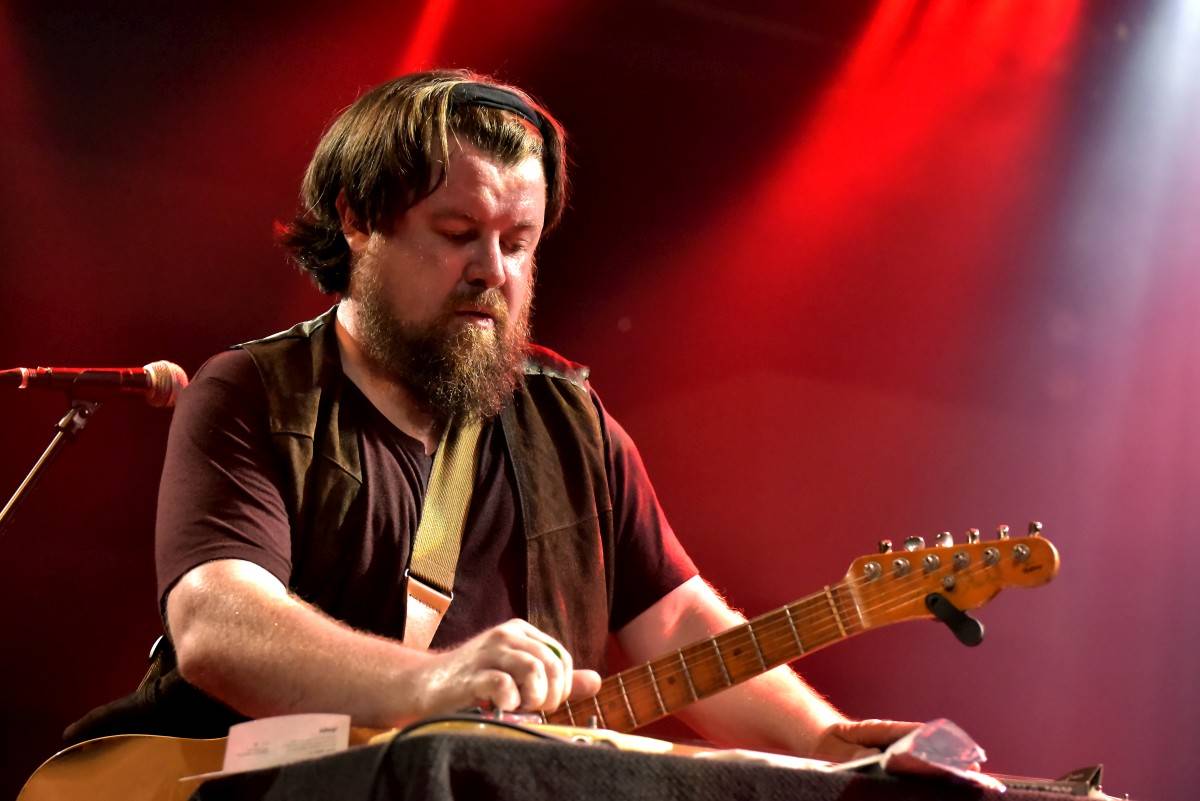 Bluesrockový kytarista Damon Fowler zahrál poprvé v Praze