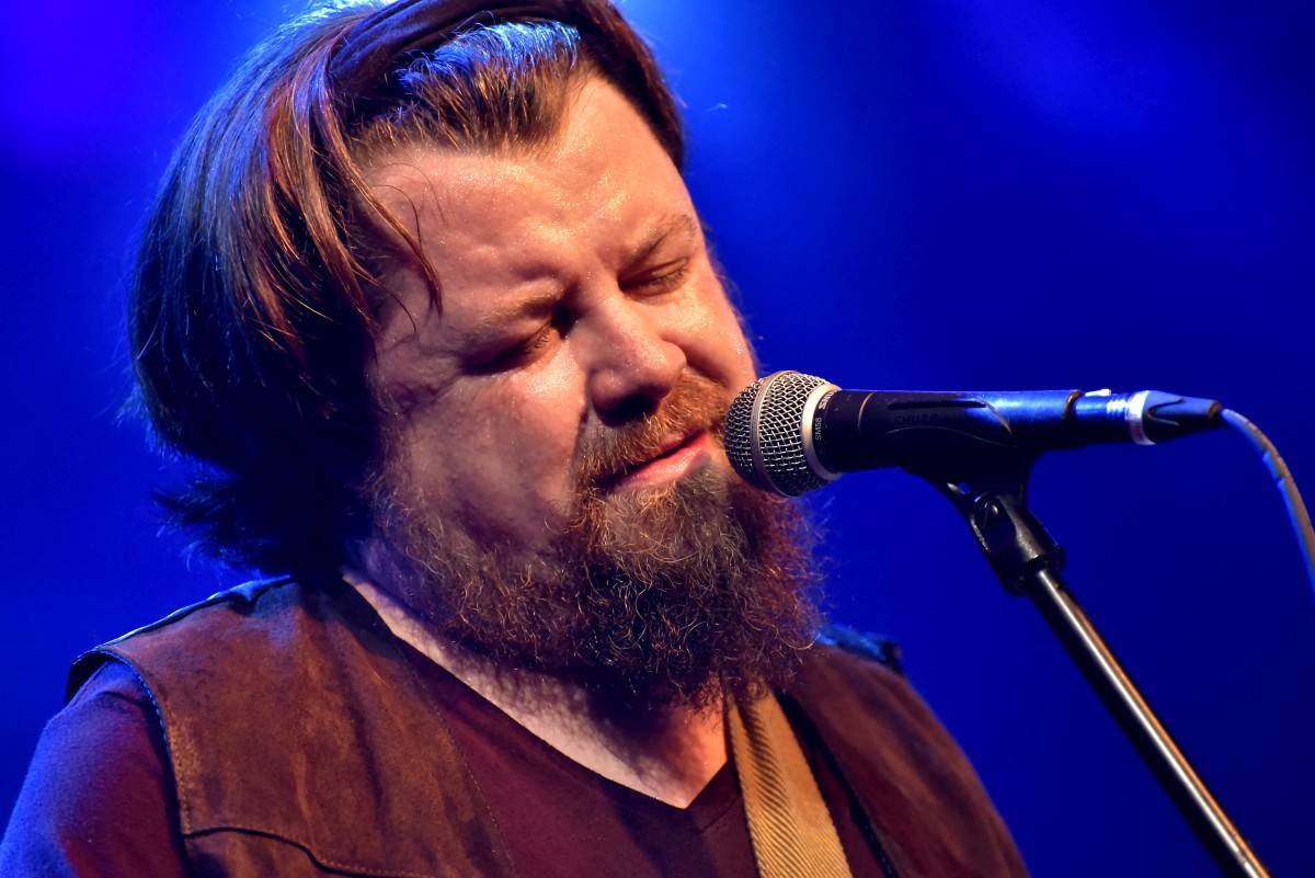 Bluesrockový kytarista Damon Fowler zahrál poprvé v Praze