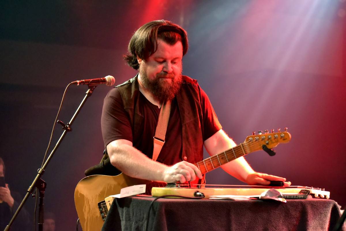 Bluesrockový kytarista Damon Fowler zahrál poprvé v Praze