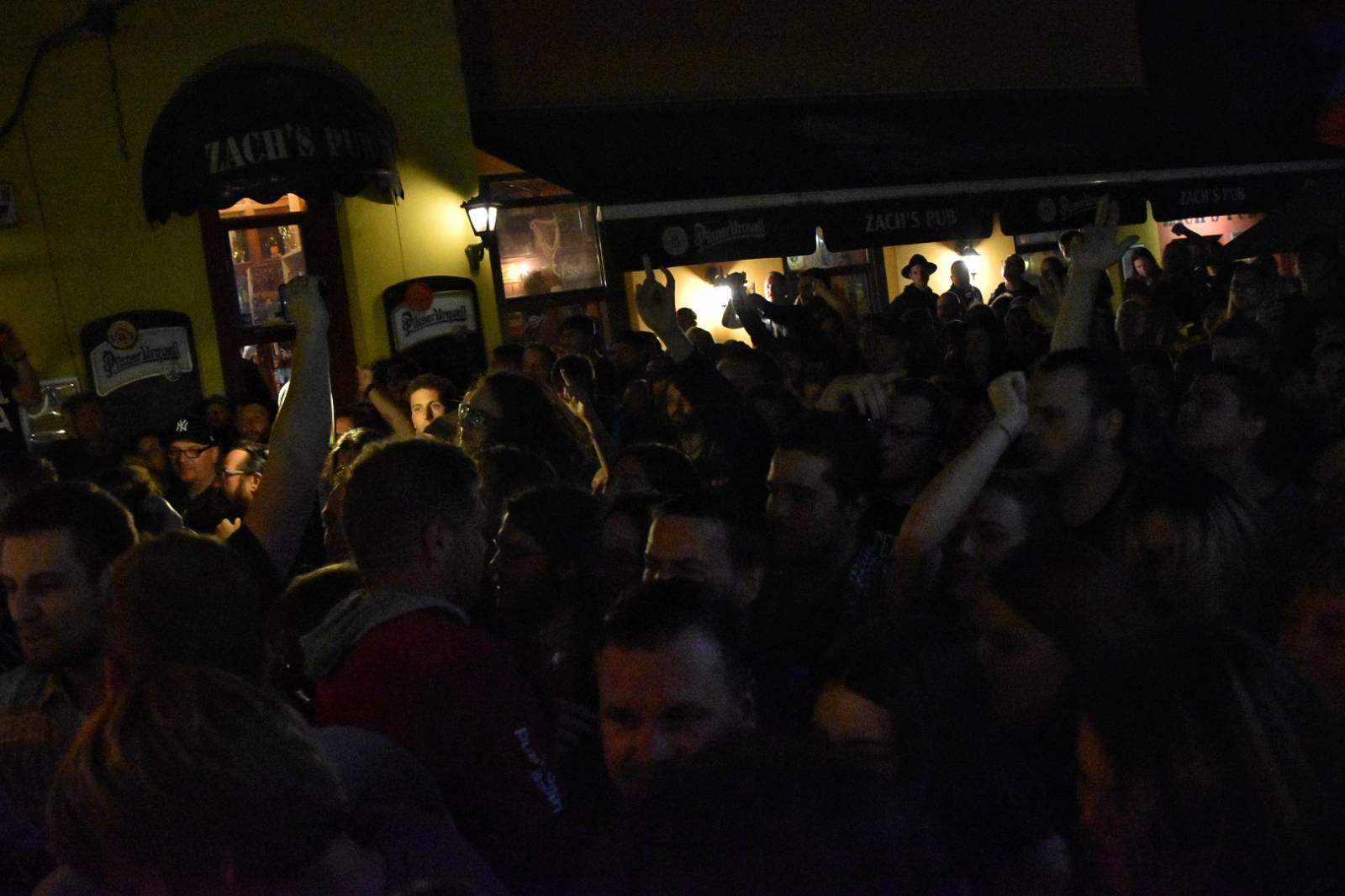 Vypsaná fiXa dorazila do Plzně, vzduchem létaly vlasy, boty i oblečení